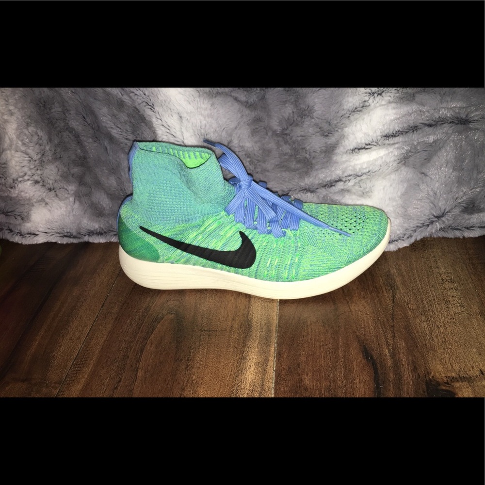Nike women’s LunarEpic Flyknit running shoe